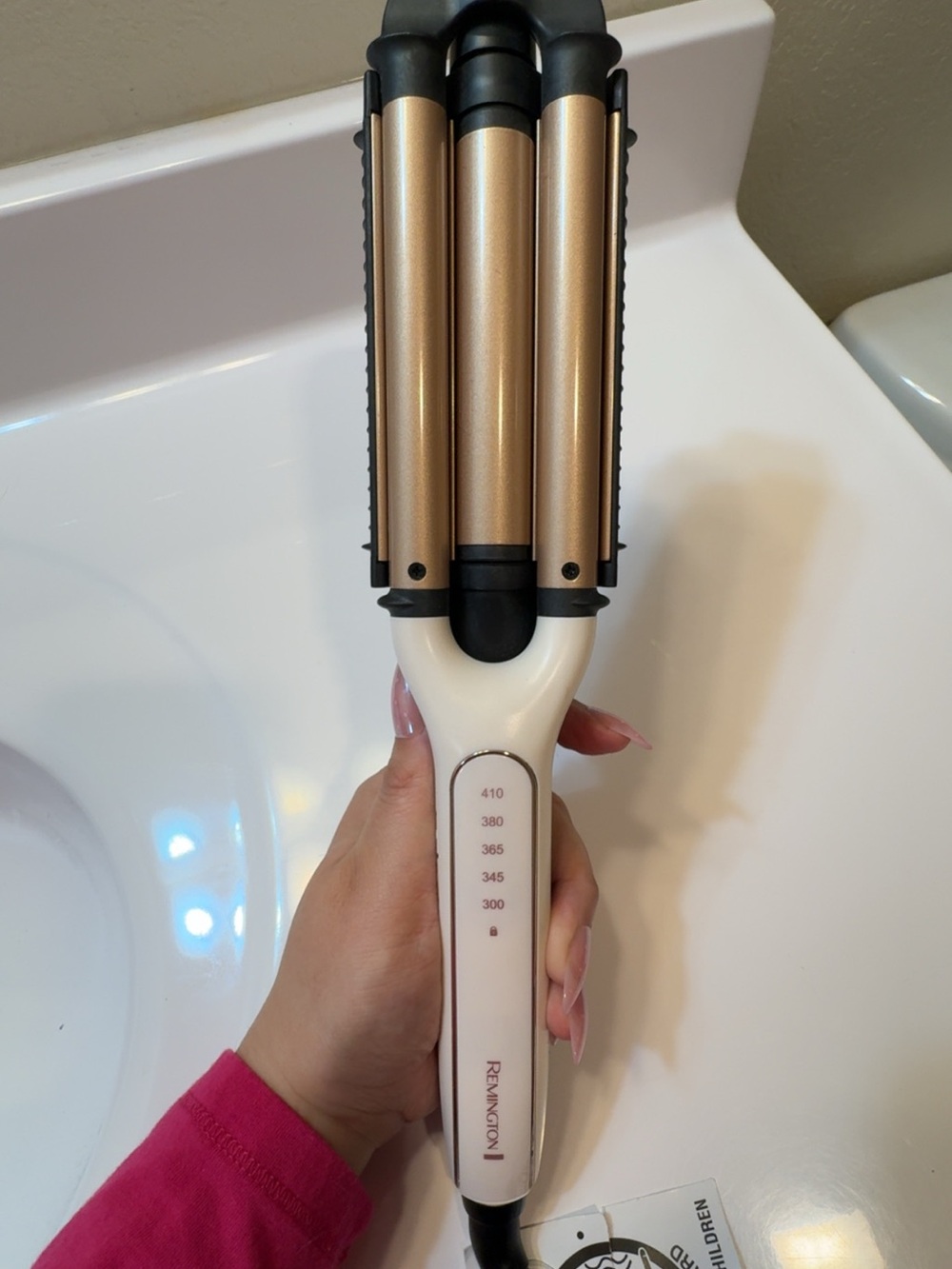 Remington Triple Barrel Hair Waver in White and Gold